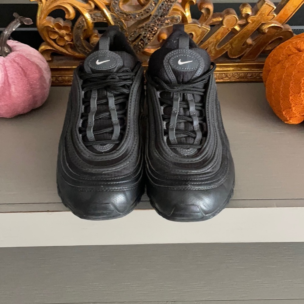 Nike air max shoes